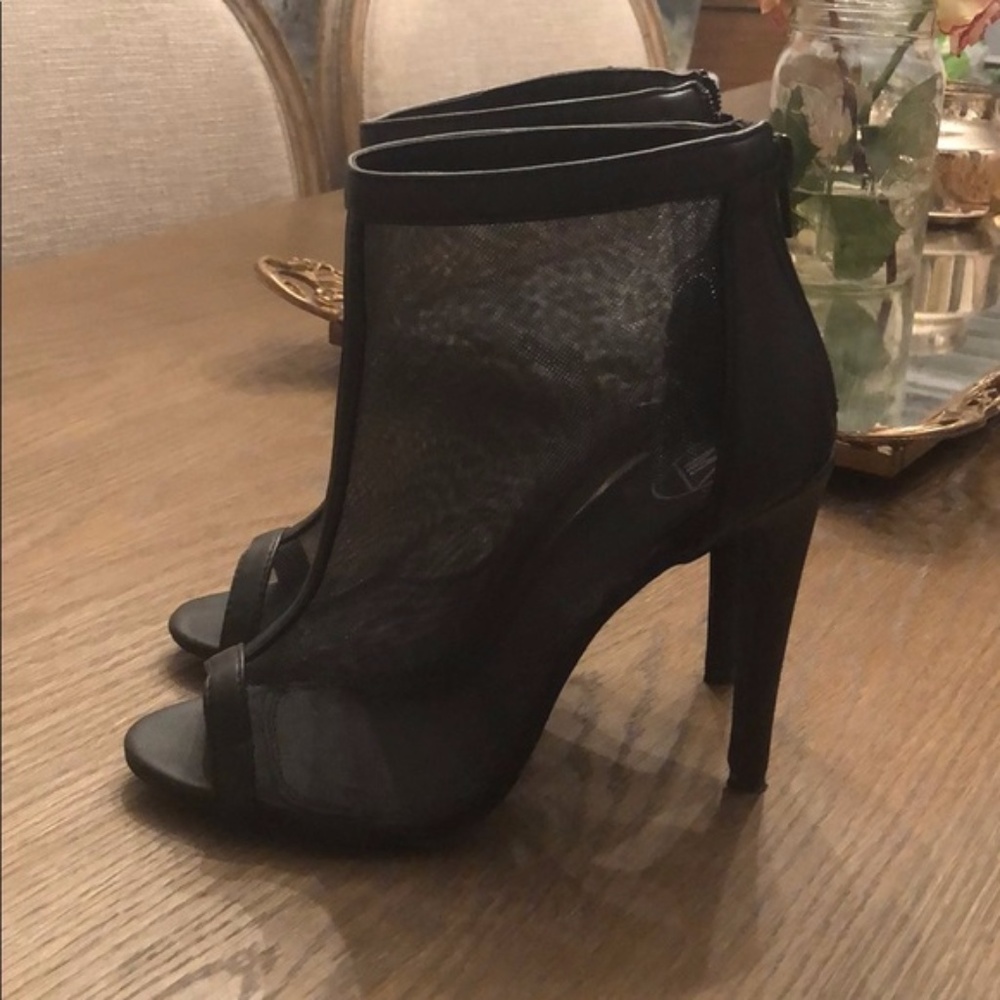 MISSGUIDED BLACK MESH ANKLE BOOTS